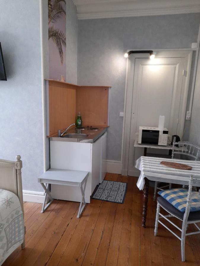 Chambres & Studios Chateau Saint Vincent 바자스 외부 사진